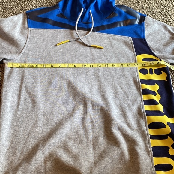 Umbro Gray Hooded Sweatshirt Size Medium in Like New Condition - Picture 6 of 8